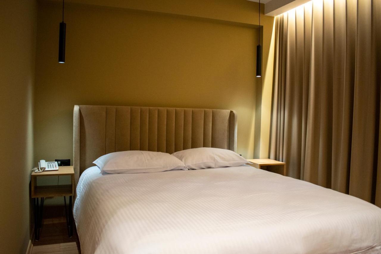 Bocca Hotel Korce Exterior photo