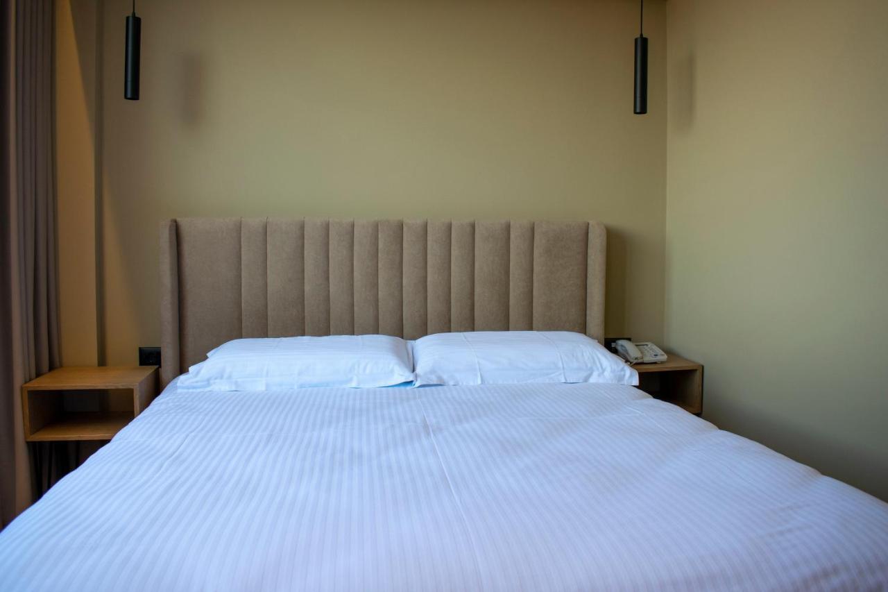 Bocca Hotel Korce Exterior photo
