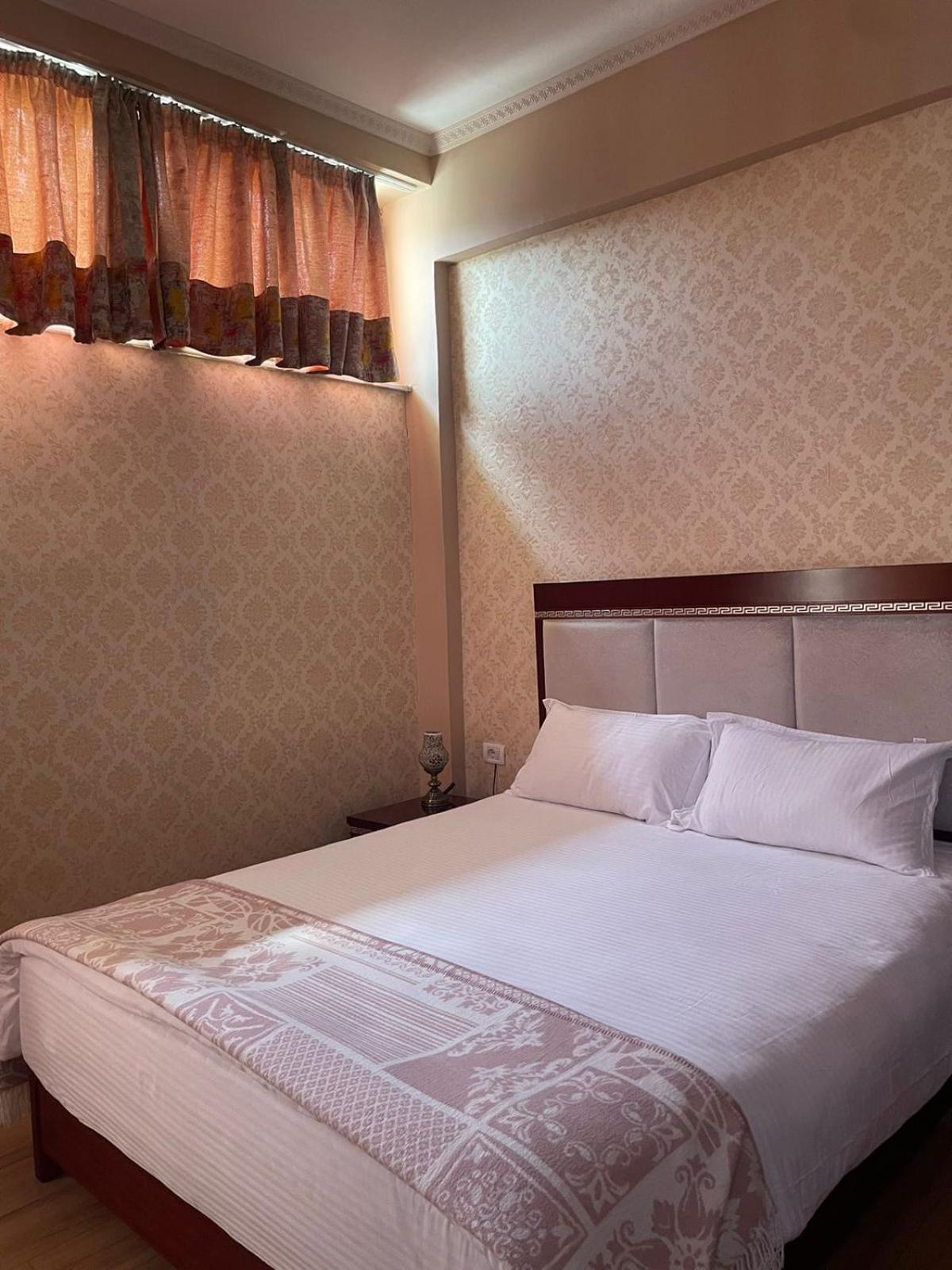 Bocca Hotel Korce Exterior photo